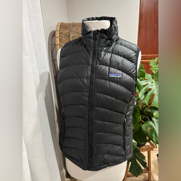 Patagonia Jackets & Blazers - Patagonia Black Puffer Vest